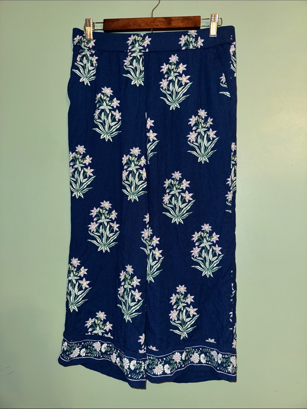 Talbots Navy Floral Wide-Leg Pants with Lilac Accent Medium Petite Soft Feminine